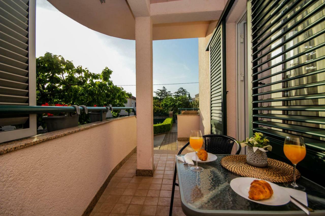 Family Petrov Apartments โวดีเซ ภายนอก รูปภาพ